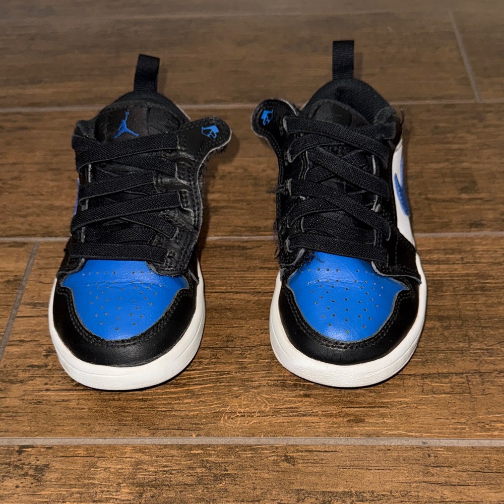 Jordan Kids Black and Royal Blue Low-Top Sneakers